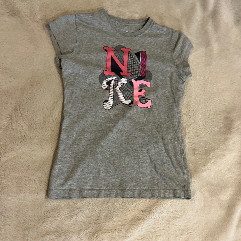 GIRLS NIKE T SHIRT